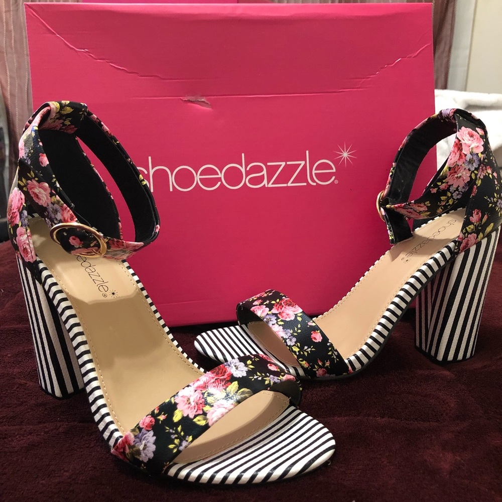A size 7.5 WW High heel shoe
